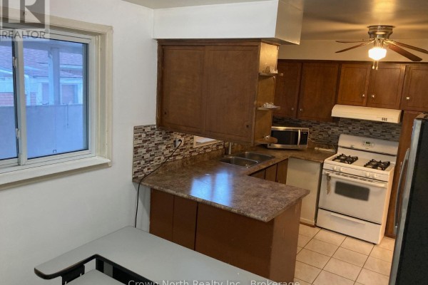 Kitchen - Main - 41 Pegasus Trail, Toronto, ON M1G3N6 Photo 4