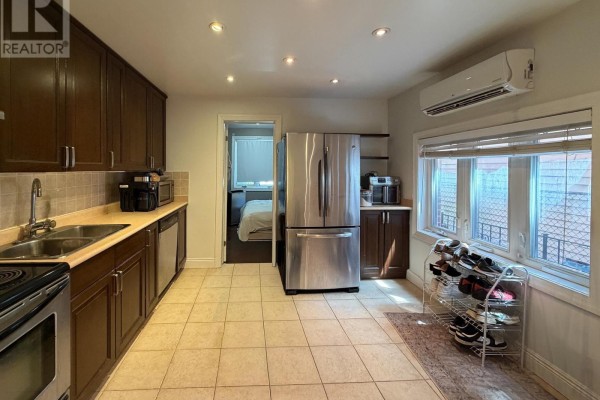 Main - 429 Ossington Avenue, Toronto, ON M6J3A6 Photo 2