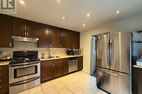 Main - 429 Ossington Avenue, Toronto, ON M6J3A6 Photo 3
