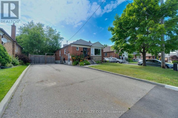 Dining room - Main - 45 Mayall Avenue, Toronto, ON M3L1E7 Photo 2