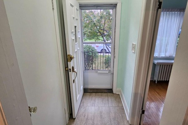 Bedroom 2 - Main - 45 Norlong Boulevard, Toronto, ON M4C3W8 Photo 5