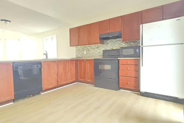 Main - 48 Ambler Bay, Barrie, ON, photo 2