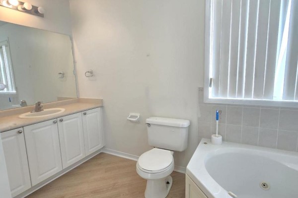 Main - 48 Ambler Bay, Barrie, ON L4M7A6 Photo 5
