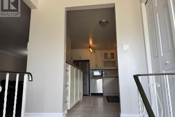 Main - 50 Blossom Crescent, Toronto, ON, photo 3