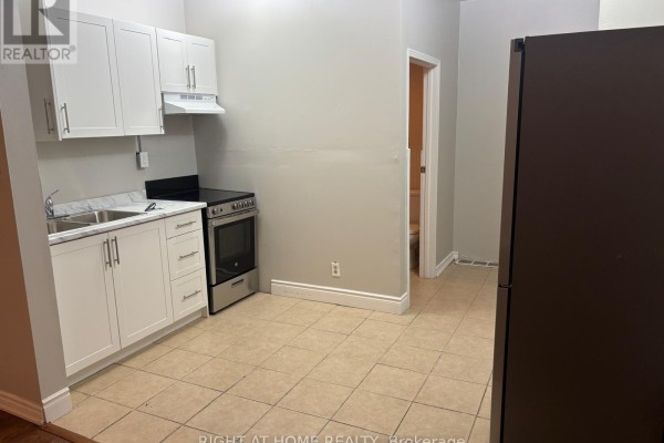 Main - 505 Oakwood Avenue, Toronto, ON M6E2W9 Photo 3