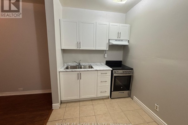 Main - 505 Oakwood Avenue, Toronto, ON M6E2W9 Photo 4