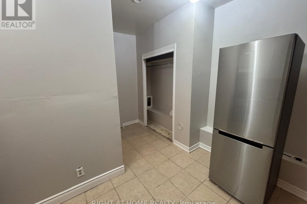 Main - 505 Oakwood Avenue, Toronto, ON M6E2W9 Photo 5