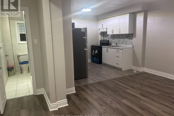 Main - 511 Oakwood Avenue, Toronto, ON M6E2W9 Photo 4