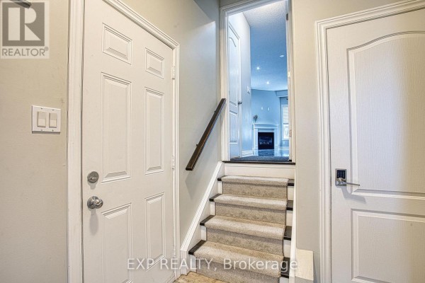 Main - 52 Dartmouth Gate, Hamilton, ON L8E0B9 Photo 3