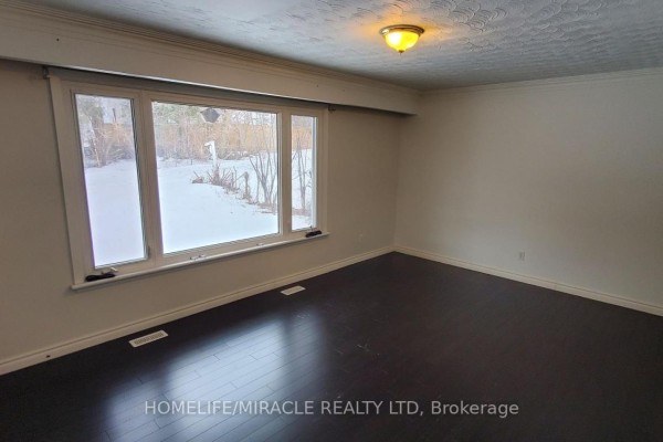 Kitchen - Main - 544 Gillmoss Road, Pickering, ON L1W3J4 Photo 3
