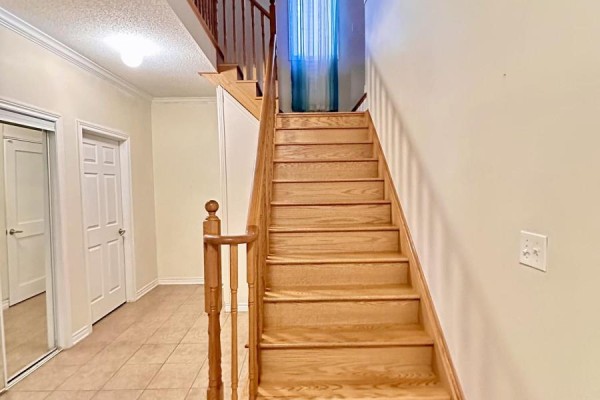 Family room - Main - 56 Baycliffe Drive, Whitby, ON L1P0B2 Photo 3