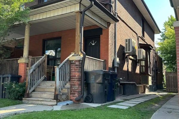 Main - 563 Ossington Avenue, Toronto Photo 2