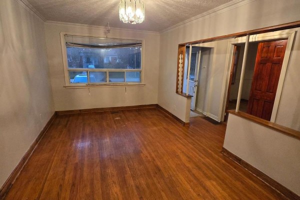 Main - 572 Exbury Crescent, Mississauga, ON L5G2P4 Photo 2