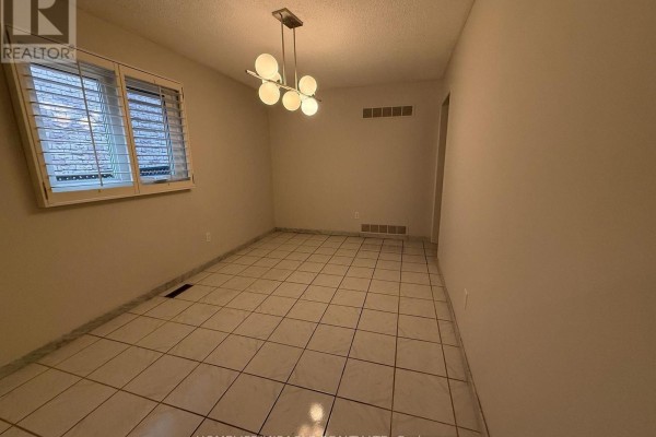 Family room - Main - 5889 River Grove Avenue, Mississauga, ON L5M4W2 Photo 5