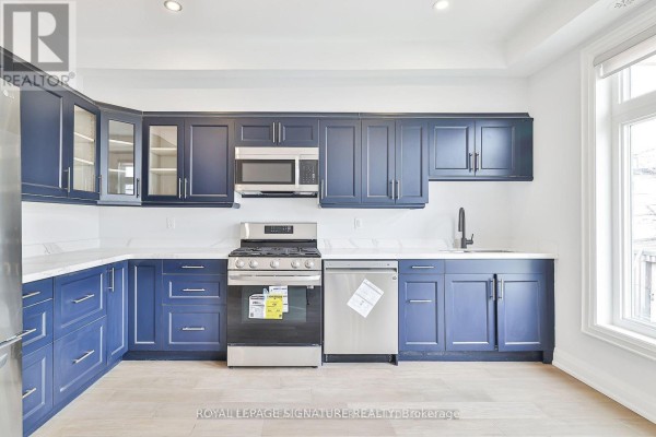 Main - 60 Belvidere Avenue, Toronto, ON M6C1P6 Photo 3