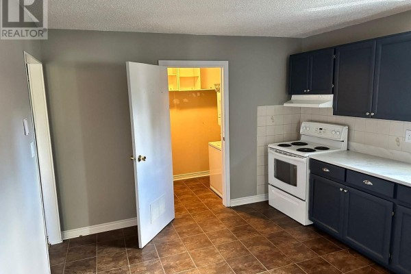 Main - 613 Perry Street, Whitby, ON L1N4C6 Photo 5