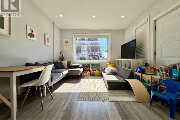 Bedroom 2 - Main - 62 Springhurst Avenue, Toronto, ON M6K1B6 Photo 4