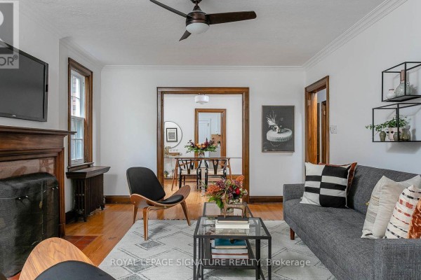 Primary Bedroom - Main - 63 Braemore Gardens, Toronto, ON M6G2C7 Photo 4