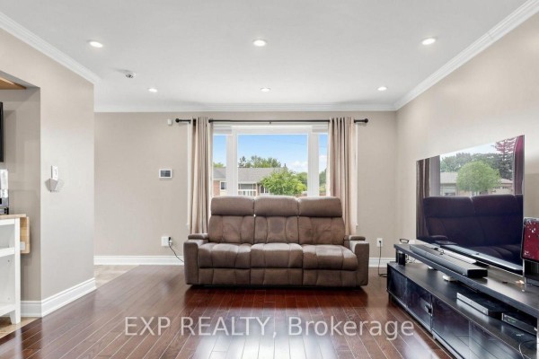 Kitchen - Main - 71 Addington Crescent, Brampton, ON L6T2R4 Photo 3