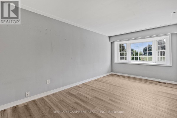 Bedroom 2 - Main - 71 Organ Crescent, Hamilton, ON L8T1Y8 Photo 5