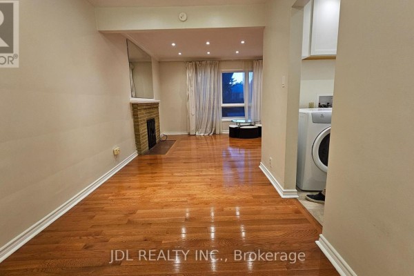 Kitchen - Main - 73 Shilton Road, Toronto, ON M1S2J8 Photo 3