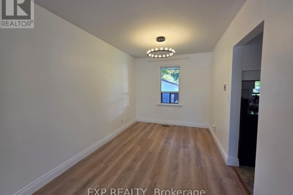 Primary Bedroom - Main - 749 King Street W, Oshawa, ON L1J2L2 Photo 4
