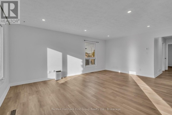 Main - 78 Commerford Street, Thorold, ON L2V4R1 Photo 3