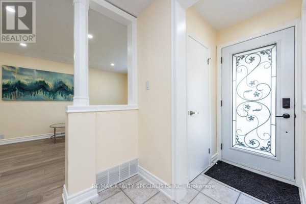 Primary Bedroom - Main - 79 Clearbrooke Circle, Toronto, ON M9W2E6 Photo 4