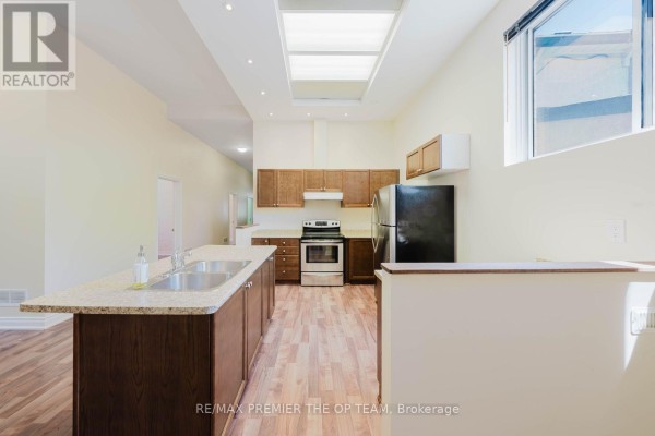 Eating area - Main - 7930 Kipling Avenue, Vaughan, ON L4L1Z5 Photo 5