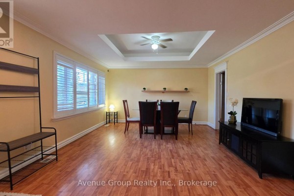 Kitchen - Main - 82 Caines Avenue, Toronto, ON M2R2L3 Photo 5