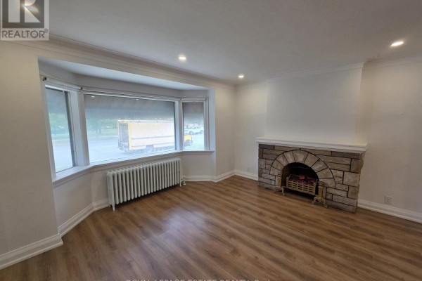 Kitchen - Main - 839 Coxwell Avenue, Toronto, ON M4C3E8 Photo 3