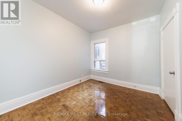 Main - 862 Ossington Avenue, Toronto, ON M6G3V1 Photo 5
