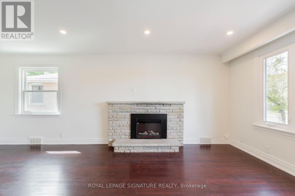 Living room - Main - 91 Bishop Avenue, Toronto, ON M2M1Z5 Photo 2