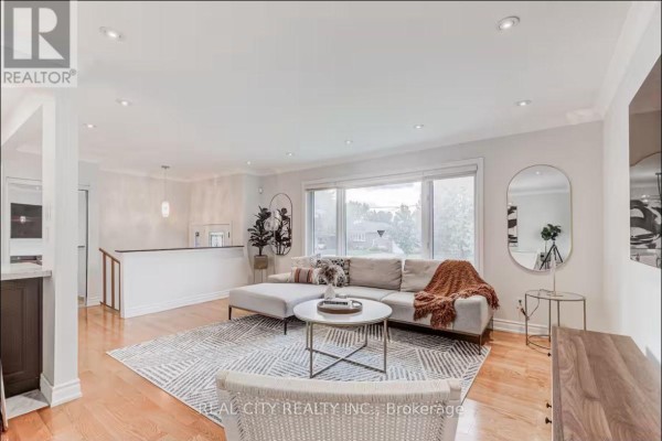 Bedroom 2 - Main - 96 Wyndcliff Crescent, Toronto, ON M4A2K2 Photo 2