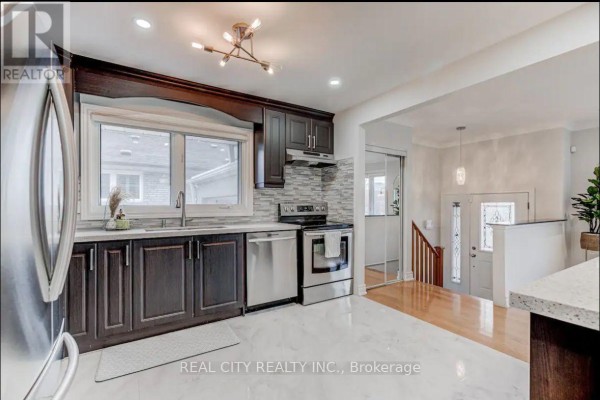 Dining room - Main - 96 Wyndcliff Crescent, Toronto, ON M4A2K2 Photo 5