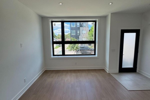 Dining room - Main - 99 Ypres Road, Toronto, ON M6M3X2 Photo 3