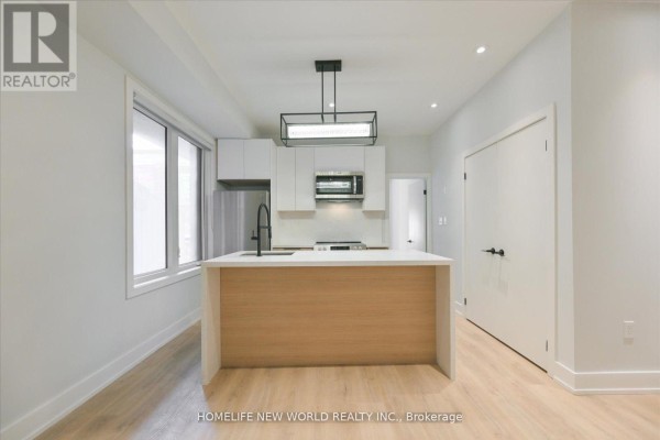 Main - 995 Dufferin Dufferin Street, Toronto, ON M6H4B2 Photo 3