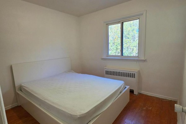 Bedroom 2 - Main - U-1 - 23 Tardree Place, Toronto, ON M1R3X2 Photo 5