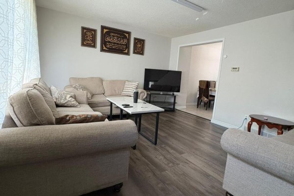 Main & 2nd - 32 Elvira Crescent, London South, ON, photo 2