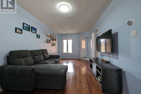 Eating area - Main & 2nd - 6923 Dillingwood Drive, Mississauga, ON L5N6Z7 Photo 5