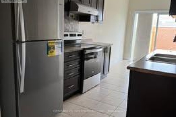 Eating area - Main & 2nd Floor - 100 Lanark Circle, Brampton, ON L6X5L4 Photo 4