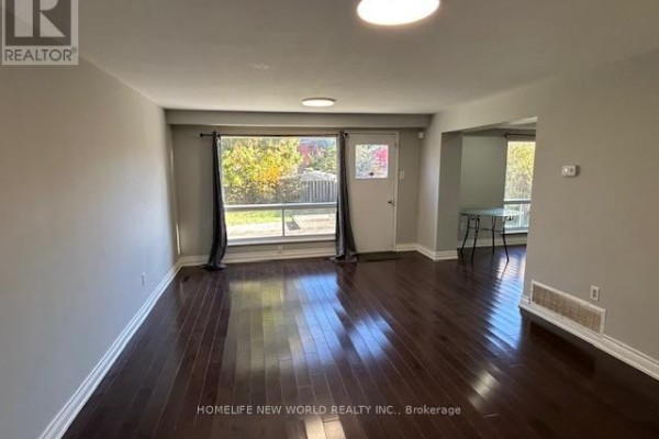 Main & 2nd Floors - 31 Wellpark Boulevard, Toronto, ON, photo 2