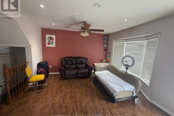 Primary Bedroom - Main & 2nd Level - 68 Seaside Circle, Brampton, ON L6R2G8 Photo 4