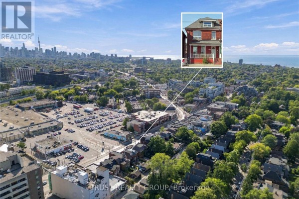 Bedroom - Main & Basement - 2279 Dundas Street W, Toronto, ON M6R1X6 Photo 3