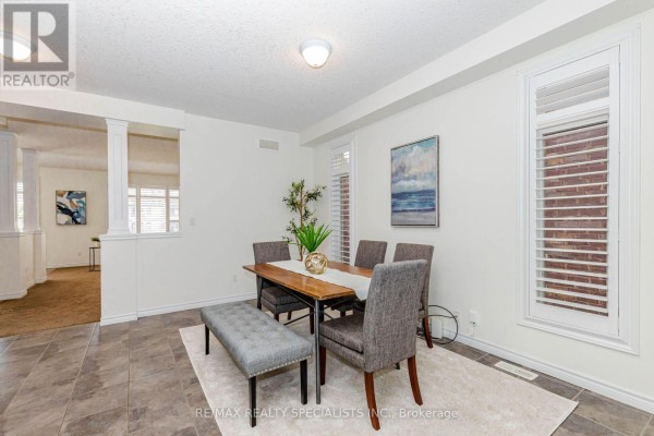 Living room - Main & Upper - 117 Norma Crescent, Guelph, ON N1E0K5 Photo 4