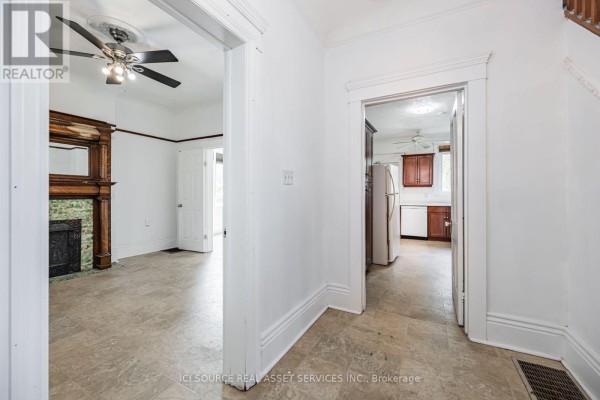 Family room - Main & Upper - 12 Sibley Avenue, Toronto, ON M4C5E7 Photo 4
