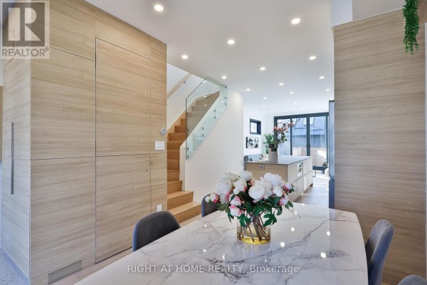Living room - Main And Laneway - 11 Merrill Avenue W, Toronto, ON M4C1C4 Photo 4
