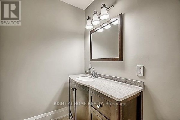 Main Fl - 167 Septonne Avenue, Newmarket, ON L3Y2W4 Photo 5
