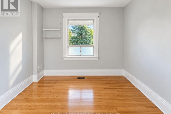 Main Fl - 184 Franklin Avenue, Toronto, ON M6P3Y8 Photo 5