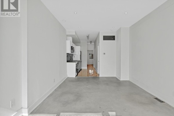 Primary Bedroom - Main Fl - 1928 Gerrard Street E, Toronto, ON M4L2C1 Photo 4